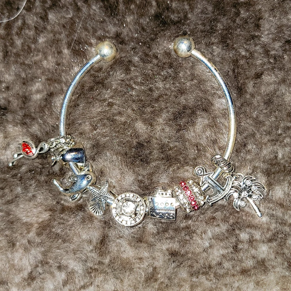 Cute Beach Bracelet - Picture 2 of 4